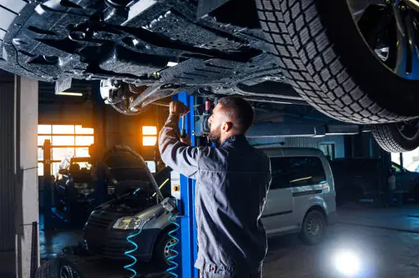Діагностика ходової на підйомнику - акція СТО AutoWizard